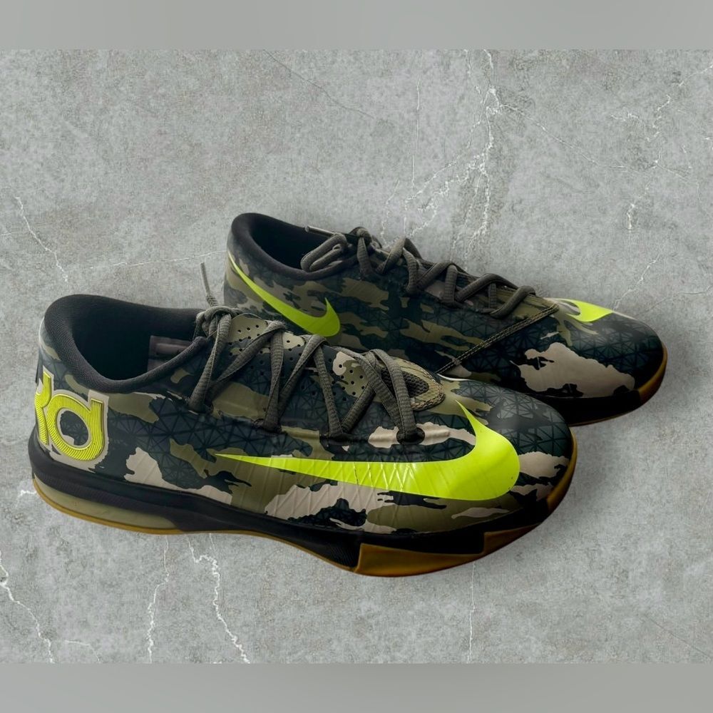 Nike Camo & Neon Green Athletic KD 6 Kevin Durant Sneakers Boys-Size 6Y